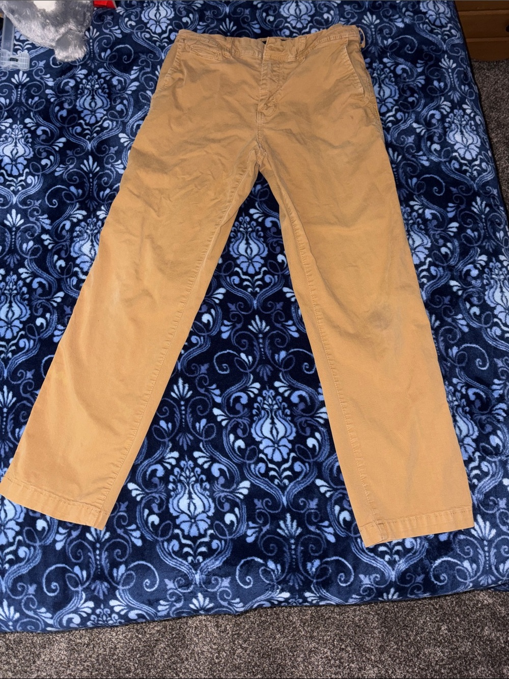 Men's Classic Chino Pants in Khaki Small Call out - Picture 2 of 12
